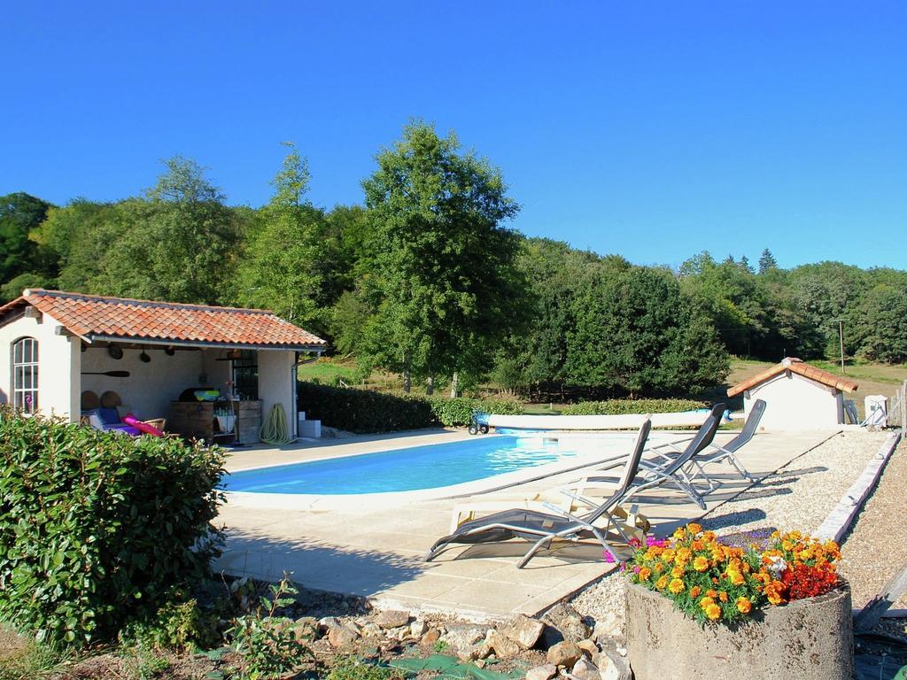 Disabled-Accessible Gite With Heated Pool Villa Roussines Exterior photo